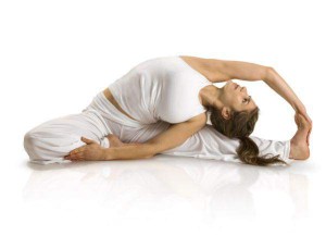 Женщины могут практиковать разные позы йоги